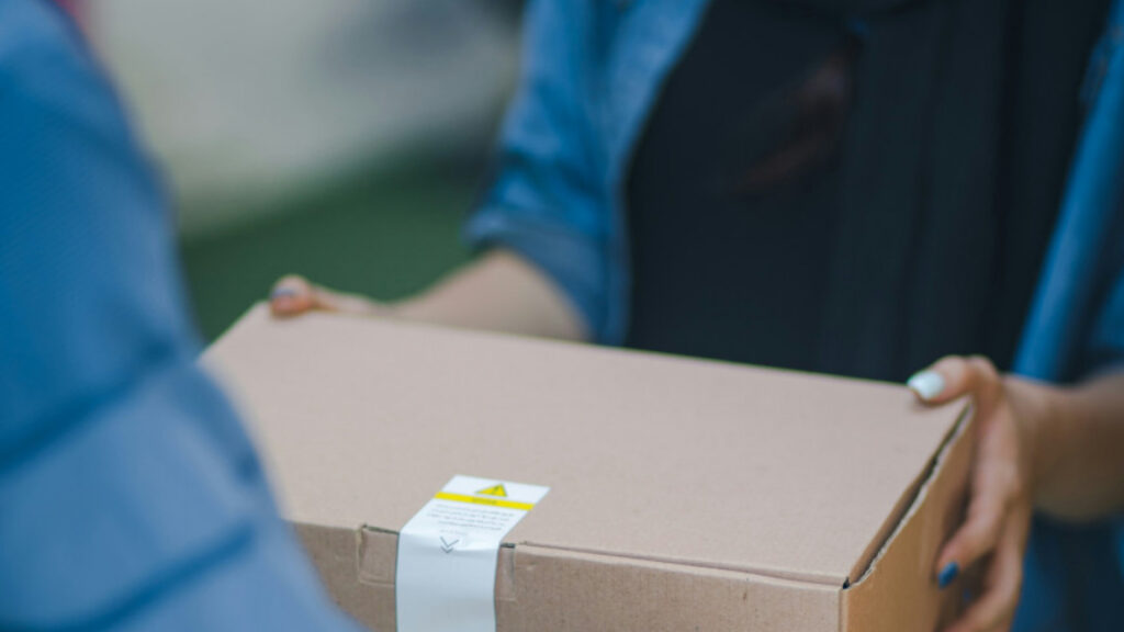 El Gobierno elimina los límites de valor para exportar por courier