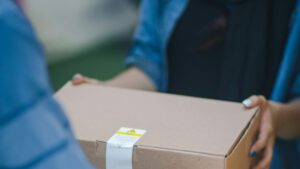 El Gobierno elimina los límites de valor para exportar por courier