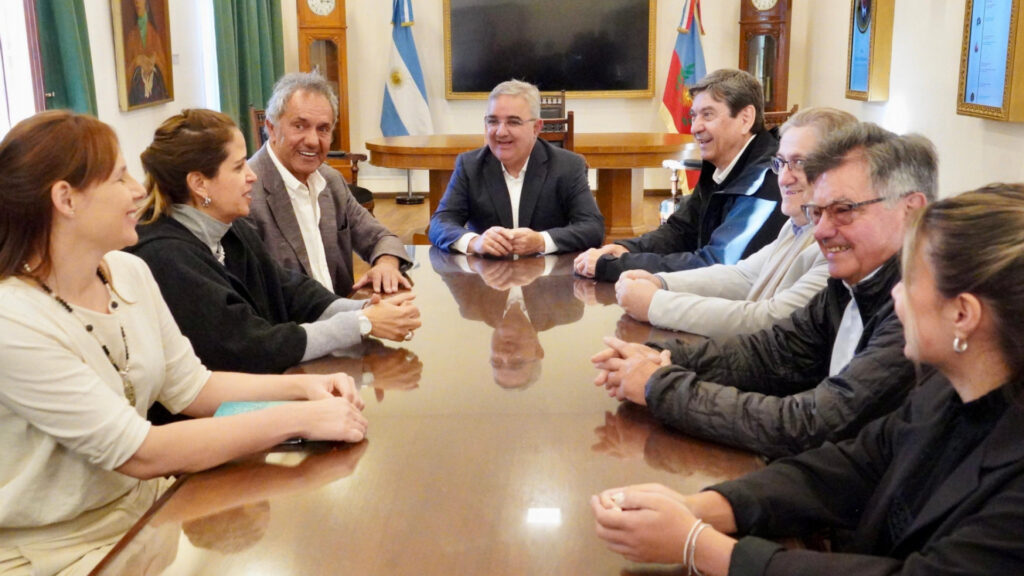 Scioli participó de la Fiesta del Poncho y compartió agenda de promoción turística con el gobernador Jalil