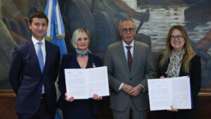 La ANLIS Malbrán y Roche Argentina firman un convenio para fortalecer la investigación y el diagnóstico de enfermedades infecciosas