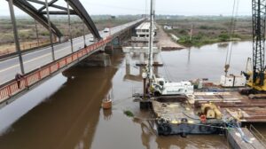 Nuevo Puente Carretero: la Provincia continúa el pilotaje en el cauce del Río Salado y la estructura llega al 55 % de avance