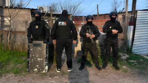 Rosario y Villa Gobernador Gálvez: 12 allanamientos por microtráfico con secuestro de drogas y cuatro trasladados