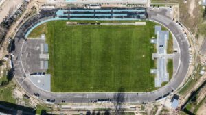 Santa Fe instala el sintético de la mejor pista de atletismo del país a la espera de los Juegos Suramericanos 2026