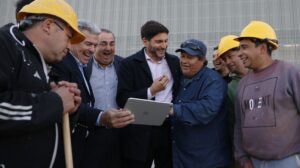 Pullaro anunció con Poletti y Garibaldi la realización del primer kilómetro de la Costanera del Salado