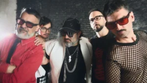 ADICTA HOMENAJEA AL INDIO SOLARI Adicta ha estado making the scene desde 1999, construyendo un estilo único