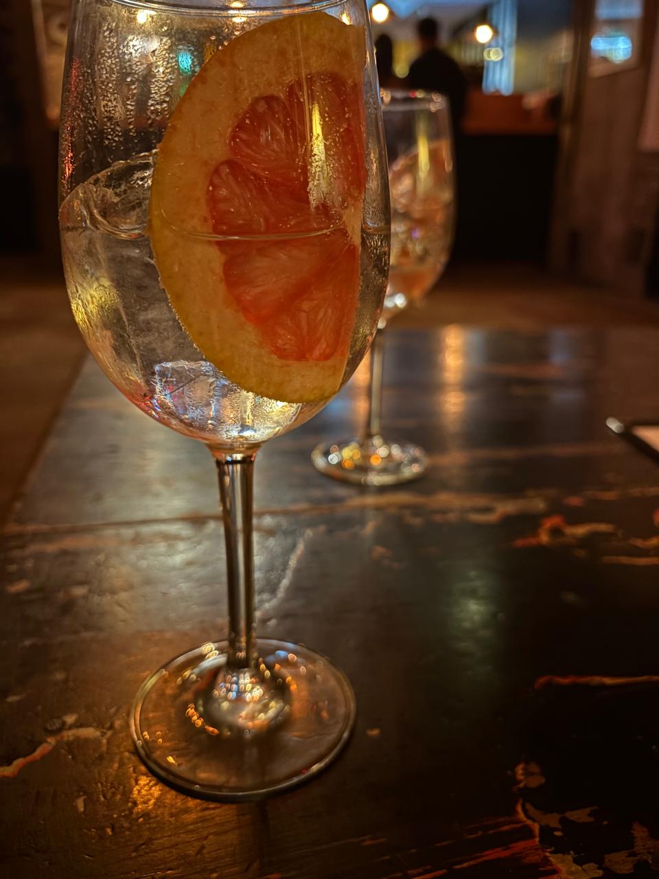 De la fruta olvidada al rey de la barra: el auge del pomelo en la coctelería y cómo prepararlo en casa