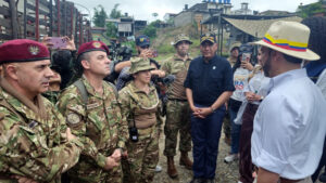 El presidente de Colombia, Abelardo de la Espriella, saludó al contingente argentino que se encuentra brindando asistencia humanitaria en Colombia