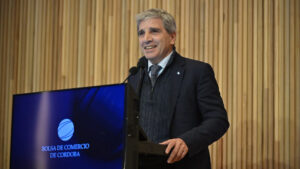 Luis Caputo: “Es la primera vez que Argentina va por el camino correcto; tenemos que perseverar y profundizar estos cambios”