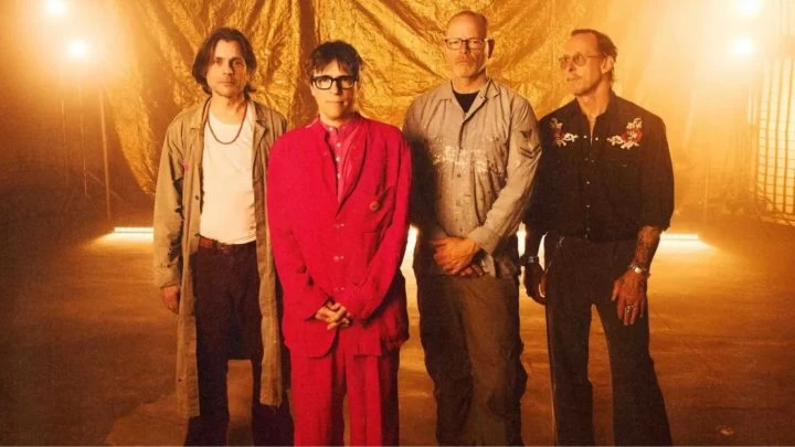 WEEZER LLEGA CON C.E.O.