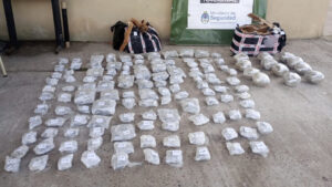 Gendarmería secuestró 212 kilos de droga y detuvo a cinco personas tras entregas vigiladas