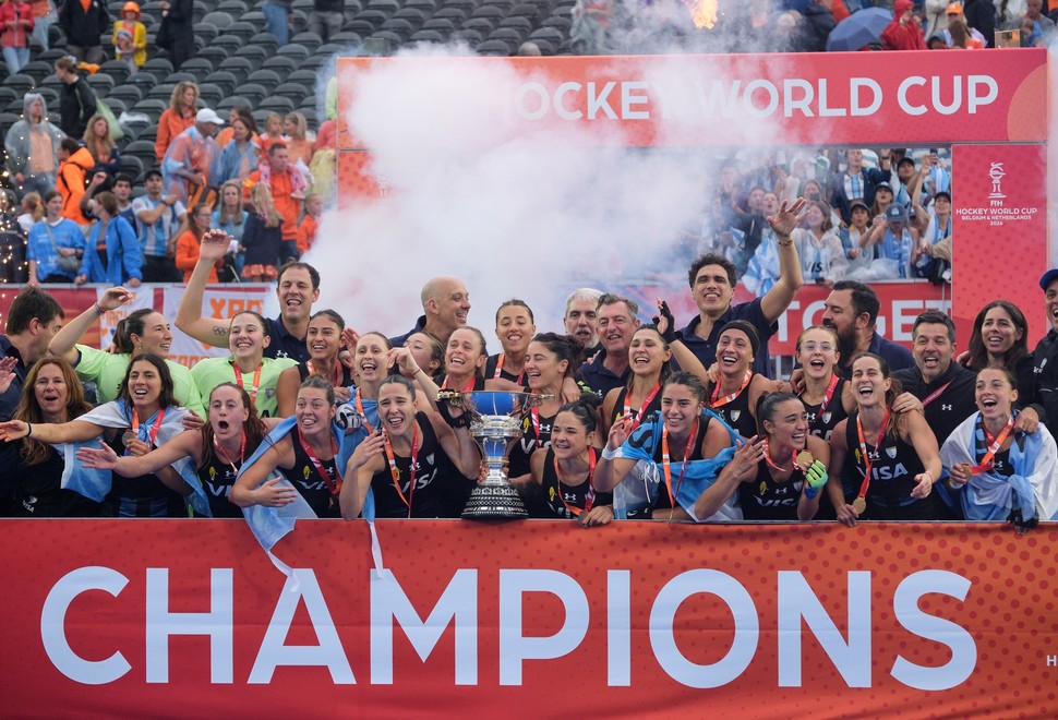 Rugido dorado: la mística inquebrantable de Las Leonas y la conquista del cielo mundial