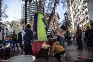 El Paseo del Siglo celebra el Mes de las Infancias con una jornada para toda la familia en Plaza Pringles
