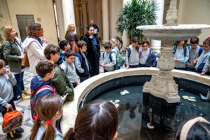 El Palacio de los Leones celebra sus 130 años con un convocante programa de visitas guiadas