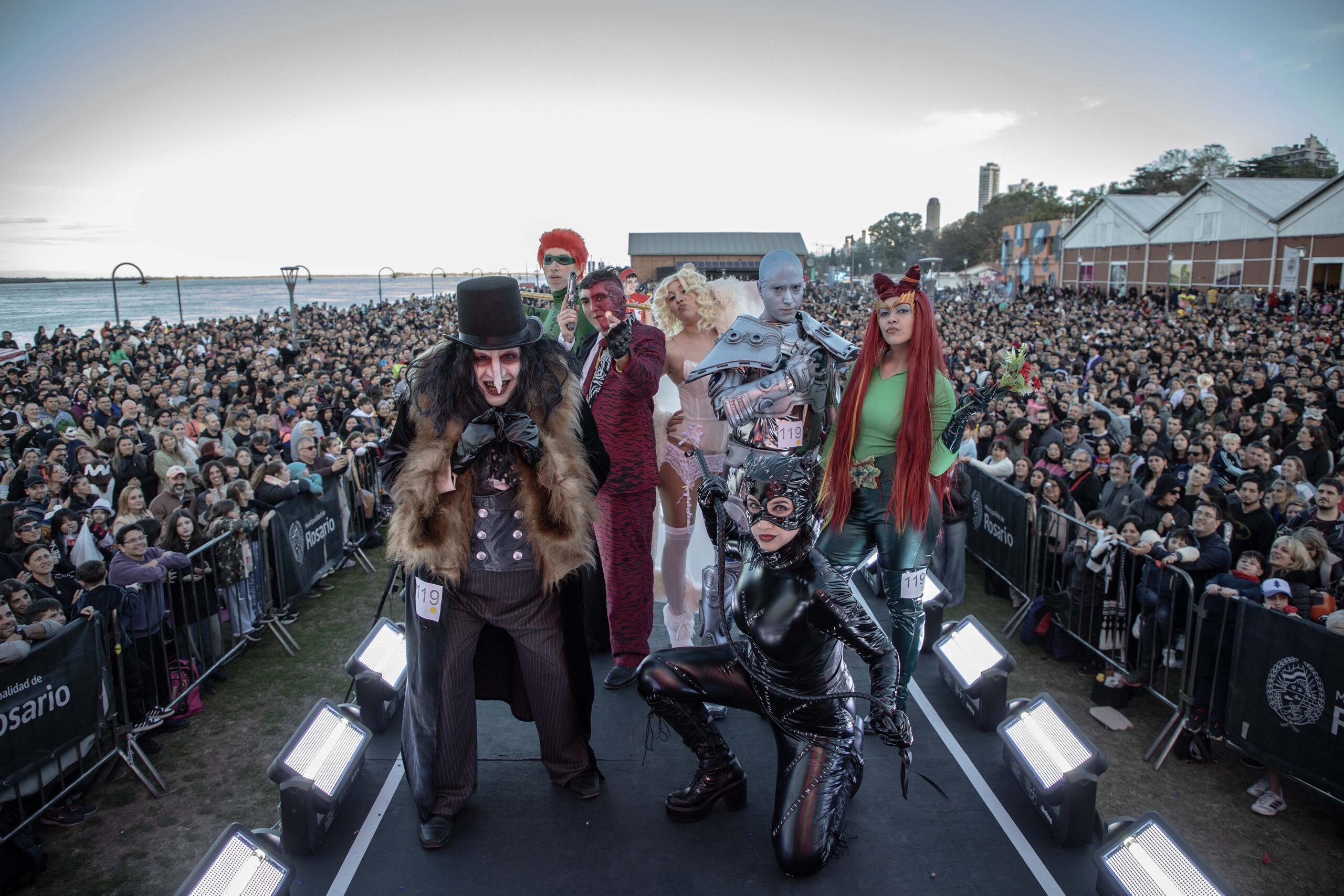 Crack Bang Boom cerró con el tradicional desfile de cosplayers y una multitud en Rosario