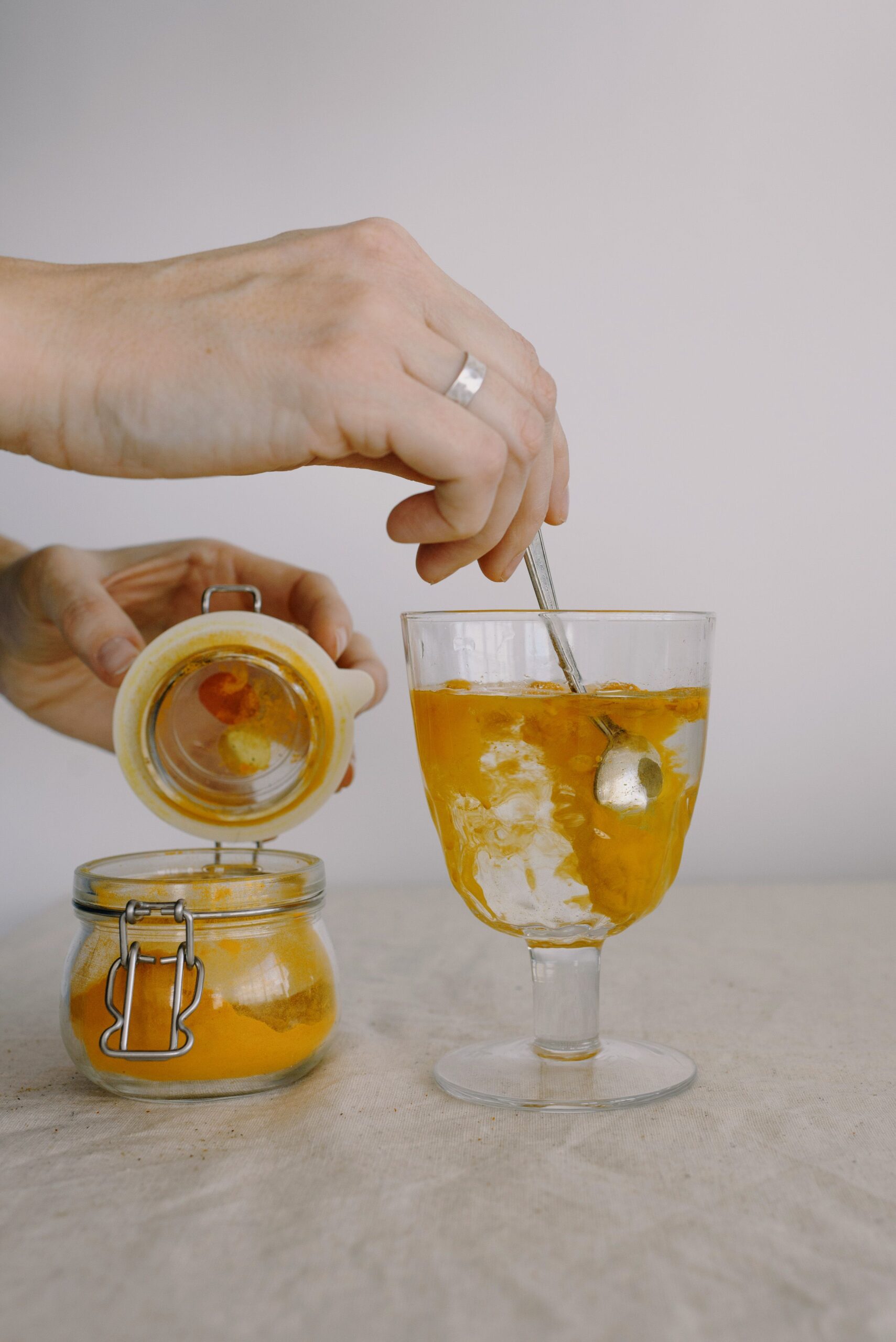La Golden Milk:  mucho más que una tendencia ,es una bebida  con siglos de tradición curativa.