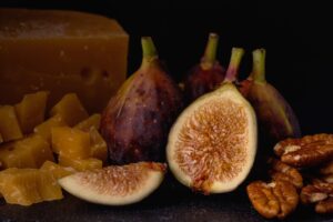 5 alimentos que ayudan a cuidar nuestros huesos (más allá de la leche)