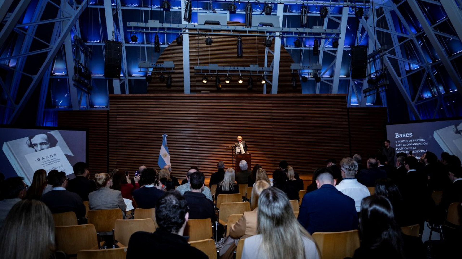 Presentan la reedición de Bases, de Juan Bautista Alberdi, con prólogo del presidente Javier Milei