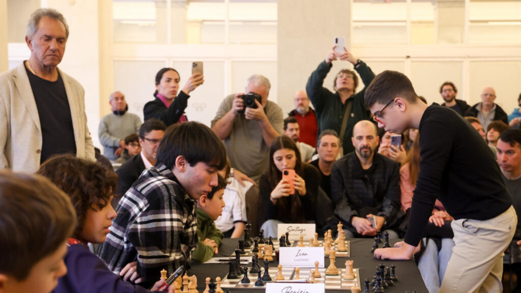 Segunda jornada de ajedrez de Faustino Oro en el país