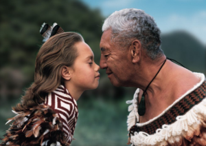 EL HONGI: UN SALUDO MAORI PROFUNDO