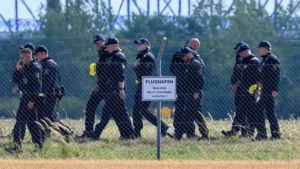 La UE tomará represalias contra Rusia tras el ataque con drones mientras Alemania investiga nuevos casos de sabotaje.