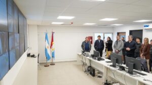 La Unidad Penitenciaria de Recreo incorpora monitoreo con inteligencia artificial, reconocimiento facial e identificación de voz para controlar llamadas