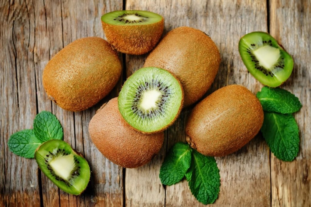 Kiwi: la historia de una fruta que viajó desde China al mundo y conquistó la mesa