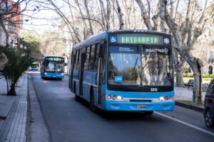 Habrá desvíos del transporte urbano por la marcha en conmemoración a la Noche de los Lápices