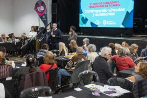 El municipio impulsó un foro para fortalecer la autonomía y los vínculos de las personas mayores