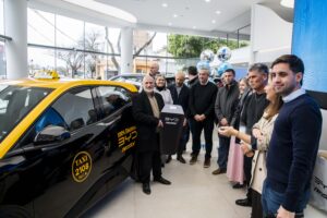 Rosario ya cuenta con su primer taxi eléctrico