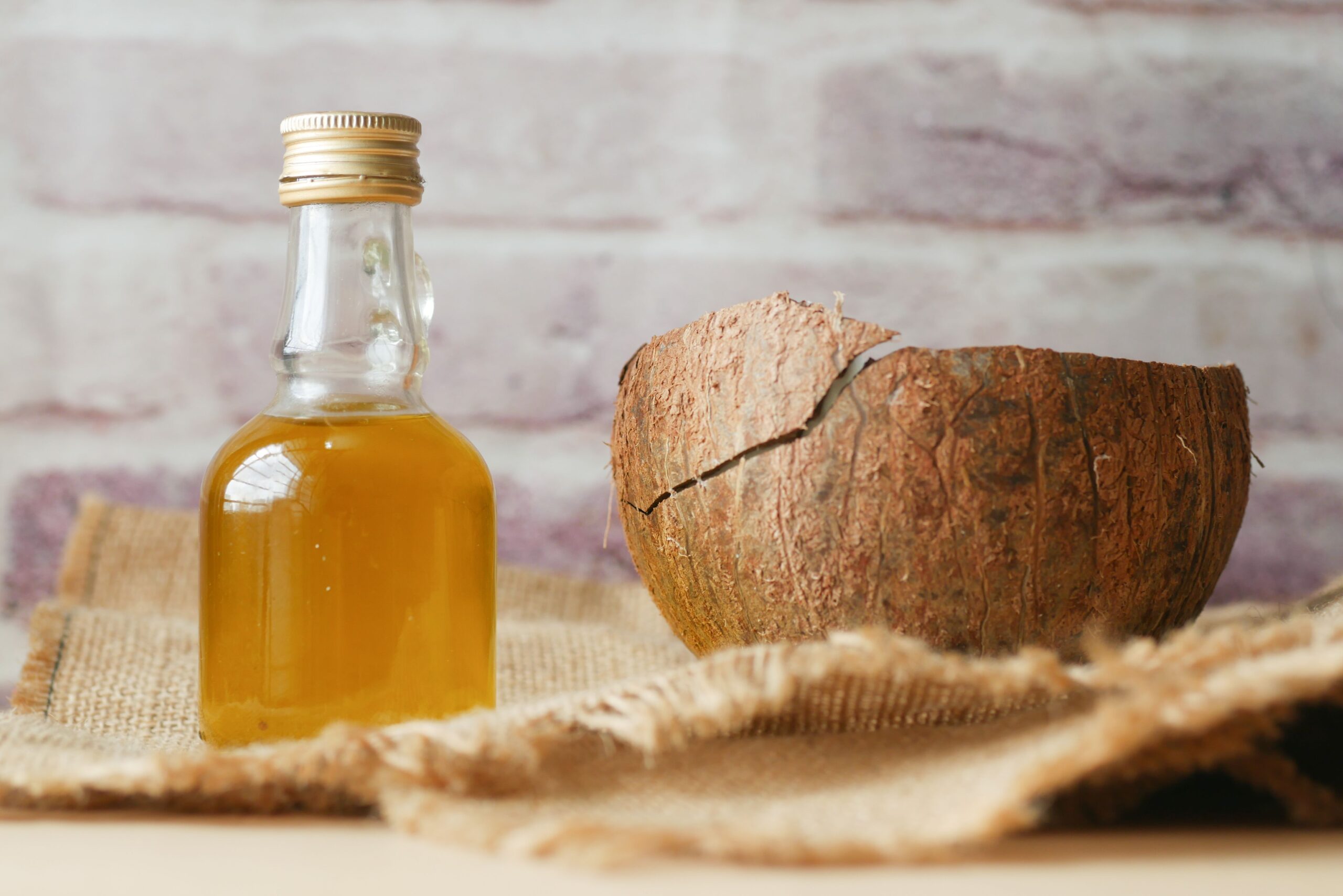 ACEITE DE COCO Y ACEITE DE ORÉGANO: QUÉ APORTAN A LA SALUD Y CUÁL ACTÚA CONTRA LOS HONGOS