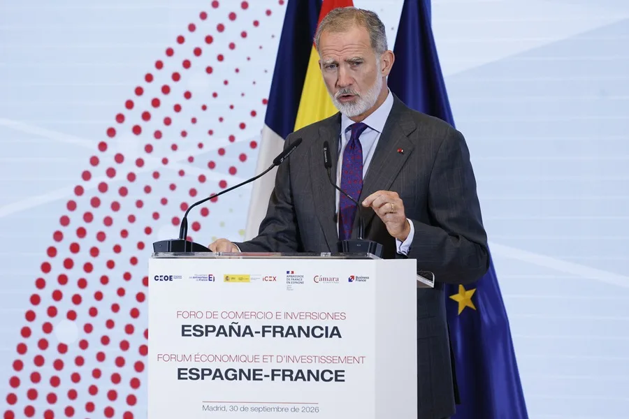 El rey Felipe pide a Francia más cooperación para las interconexiones eléctricas y ferroviarias