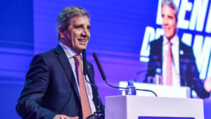 Luis Caputo: “El respeto por la propiedad privada y por las instituciones es lo que va a consolidar este proceso”