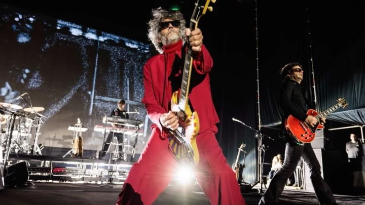 FITO PÁEZ FRENÓ SU SHOW EN MAR DEL PLATA Y APUNTÓ CONTRA LA SEGURIDAD