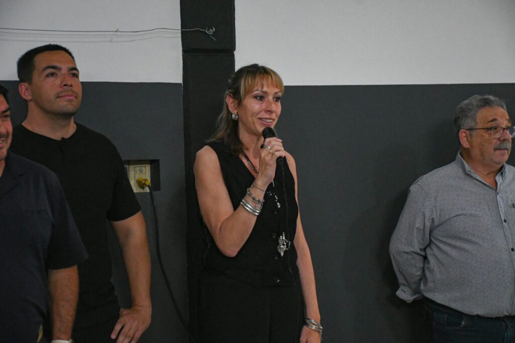 Conflicto municipal en Funes: ASOEM se declara en estado de alerta y movilización con Romina Michaut al frente del reclamo