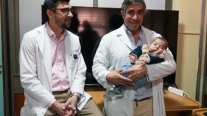 Salud: el Hospital Alassia realizó una cirugía inédita en Santa Fe que evitó una traqueostomía a un recién nacido