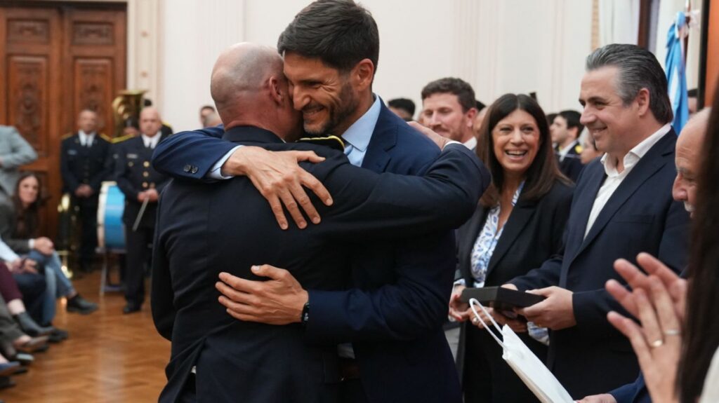 Pullaro reconoció a policías reincorporados: “Ustedes cambiaron la institución policial y el rumbo de la provincia de Santa Fe”