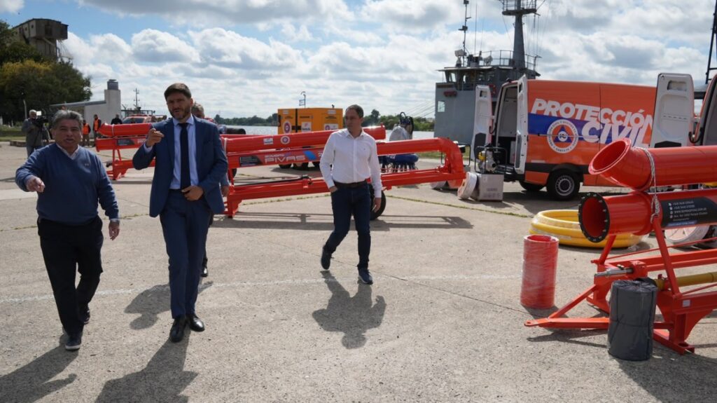Pullaro presentó 90 bombas que compró Provincia para reforzar la respuesta ante posibles contingencias hídricas por El Niño