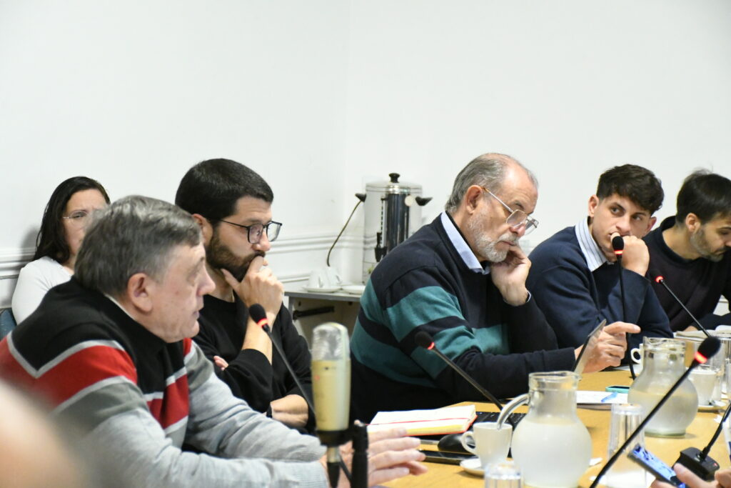 Audiencia con sectores taxistas por la habilitación de aplicaciones de viajes