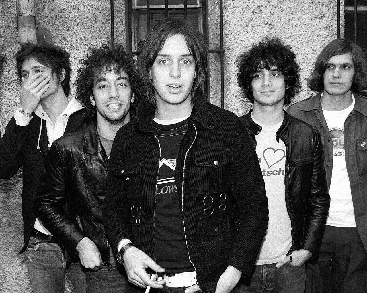 The Strokes y Reality Awaits: Polémicas, Secretos y todo lo que esconde su regreso.