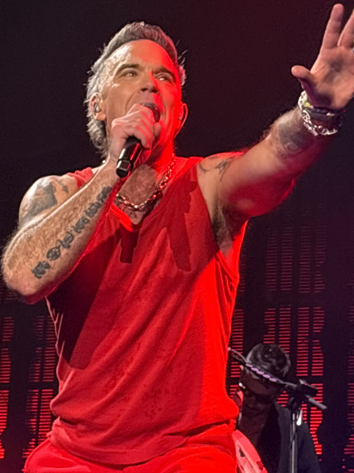 TARDO 20 AÑOS Y PROMETIO VOLVER … ROBBIE WILLIAMS EN ARGENTINA