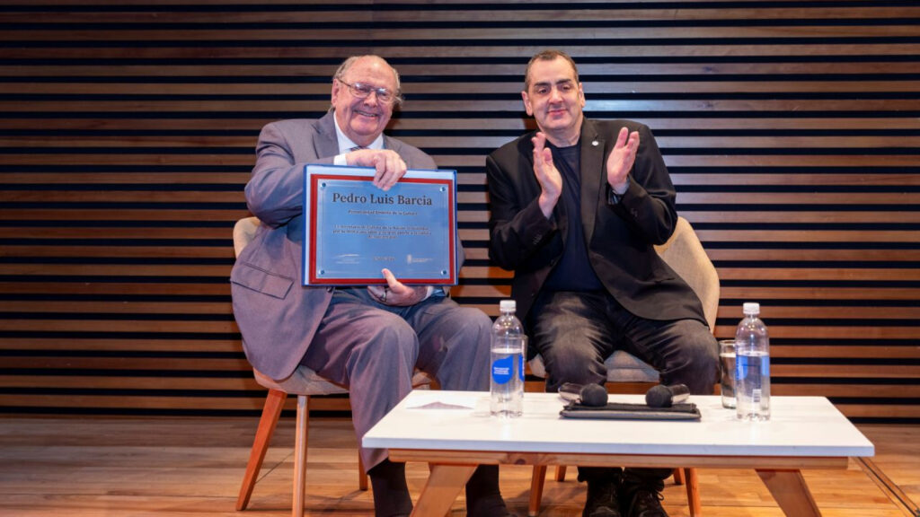 Pedro Luis Barcia fue distinguido como Personalidad Emérita de la Cultura