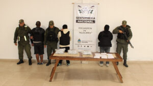 Gendarmería atrapó a tres “mulas” que cargaban 259 cápsulas con cocaína en su cuerpo