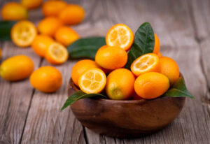 Kinoto: la pequeña fruta dorada que llegó desde China para conquistar la cocina