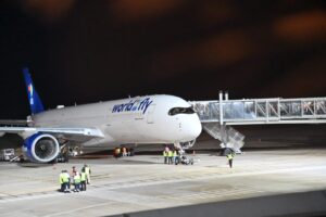 Histórico: con el primer vuelo a Madrid la ciudad recuperó la conectividad directa con Europa