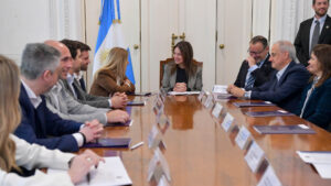 Capital Humano impulsa la educación financiera para jóvenes y docentes junto al sector bancario