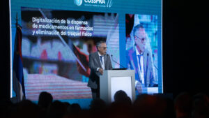 Lugones cuestionó los cobros de los colegios profesionales: “nadie debería pagar para trabajar”